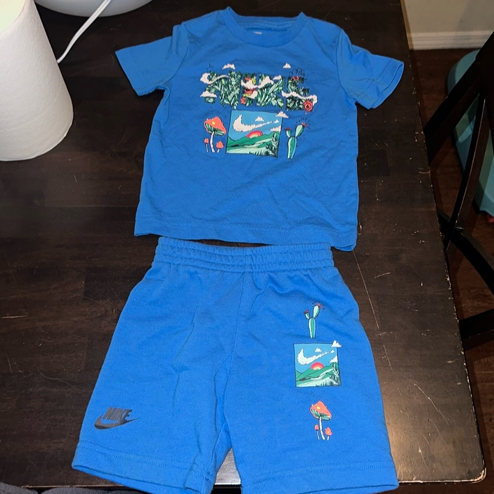 Only used once like new . No stains or rips .